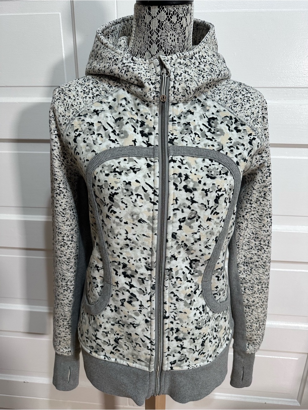 Rare Lululemon Scuba Hoodie II Sz 12 Not So Petite Fleur Silver Spoon $128
